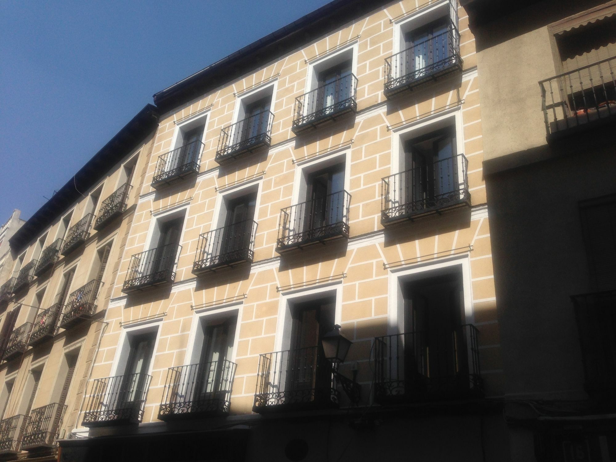 Welcomer Apartments La Latina Madrid Exterior photo